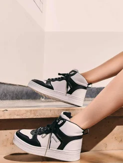 Black White High Sneaker