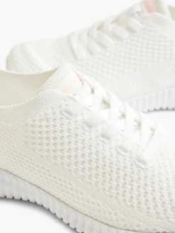 White Social Muse - Scene Lover